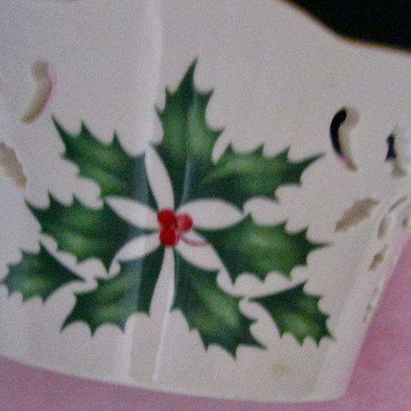 "LENOX RARE-RETIRED-SIGNED HOLIDAY PIERCED SMALL BOWL" FINE PORCELAIN! 8/22/25 - Picture 5 of 7